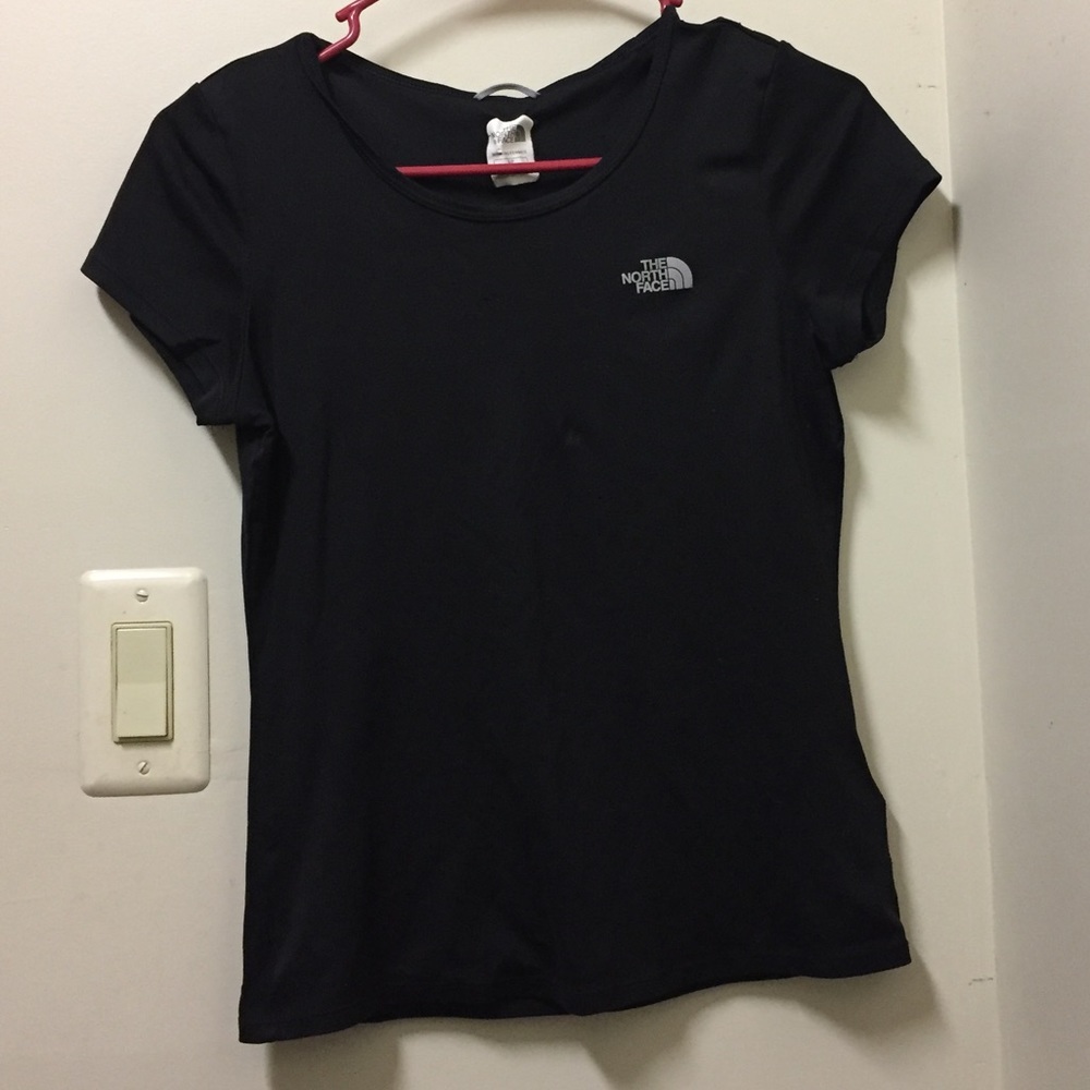 ⭐️⭐️Black north face tee